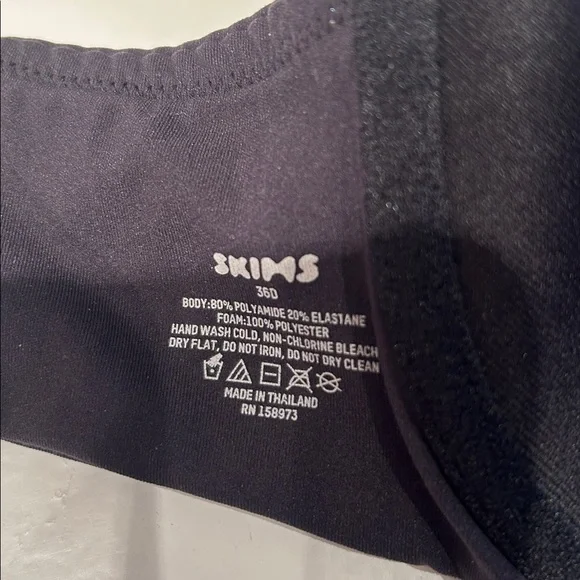 2 SKIMS Black Fits Everybody T shirt Bras - Picture 5 of 6